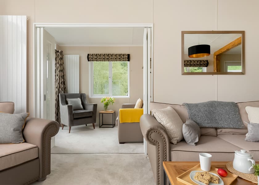 Valley Lake Front 2 bed Hot Tub Pet (sleeps 6) - Lakeview Manor Lodges, Dunkeswell, Honiton