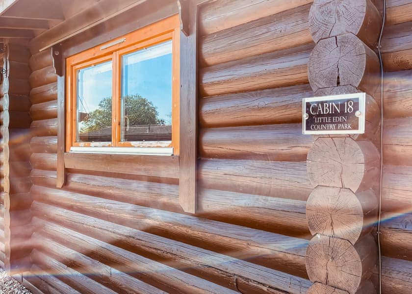 Log Cabin 18 - Little Eden Country Park, Bridlington