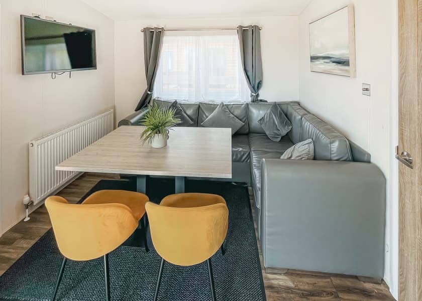 Liv Lodge 4 - Little Eden Country Park, Bridlington