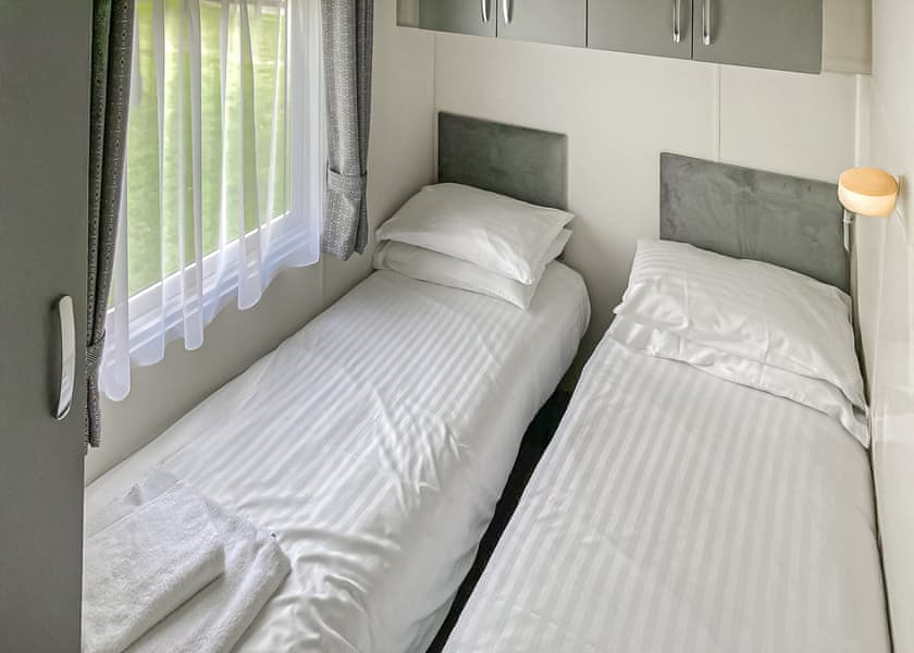 Hamilton - Lee Valley, Hoddesdon