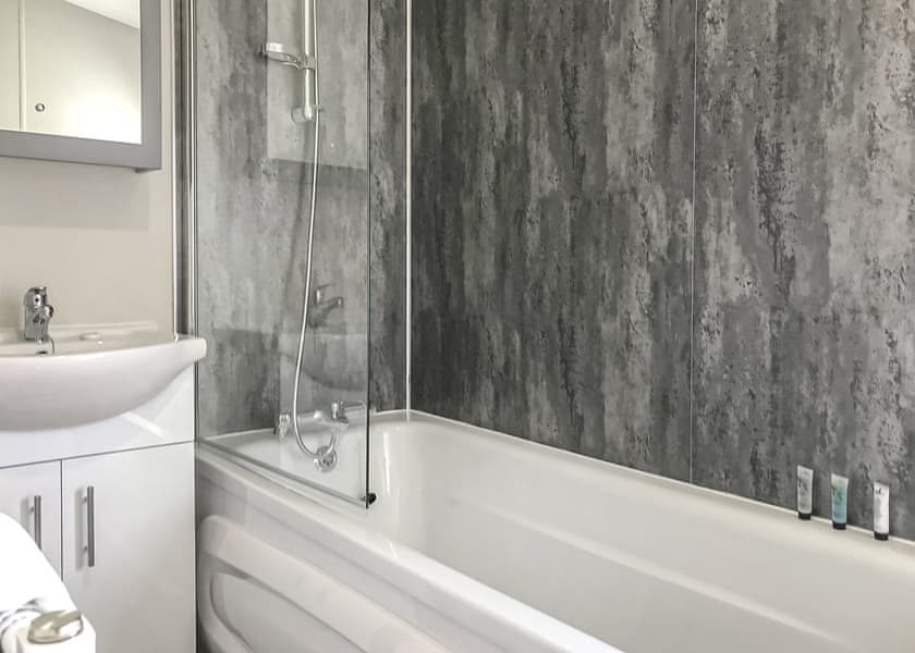 Hamilton - Lee Valley, Hoddesdon