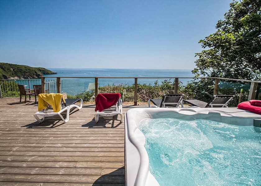 Clifftop Hot Tub Plus (Sleeps 6) - Leonards Cove, Stoke Fleming, Dartmouth