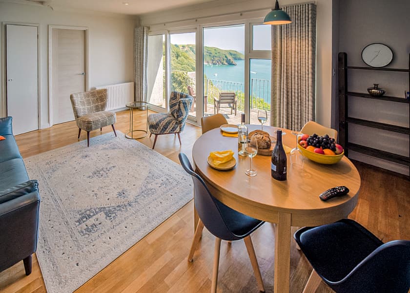Clifftop Hot Tub Plus (Sleeps 6) - Leonards Cove, Stoke Fleming, Dartmouth