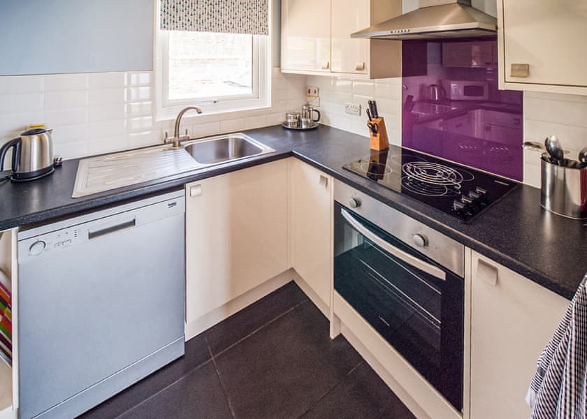 Clifftop Hot Tub Plus (Sleeps 6) - Leonards Cove, Stoke Fleming, Dartmouth