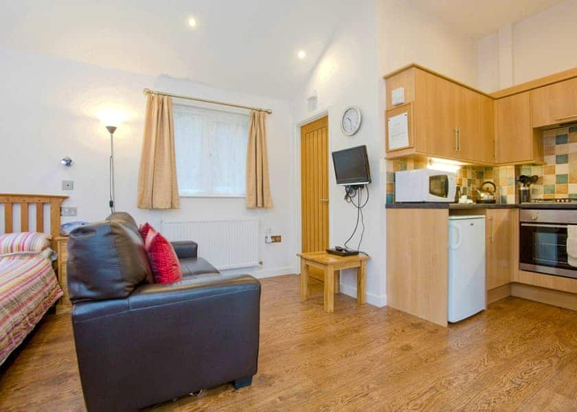 Carne Cabin Premier | Droskyn Spa (Pet) 1.0, Mayflower Caravan - Leycroft Valle, PerranporthStoke