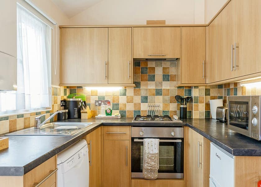 Carne Cabin Premier | Mayflower Caravan, Droskyn Spa (Pet) 1.0 - Leonards CoveL, Stoke Fleming, Da