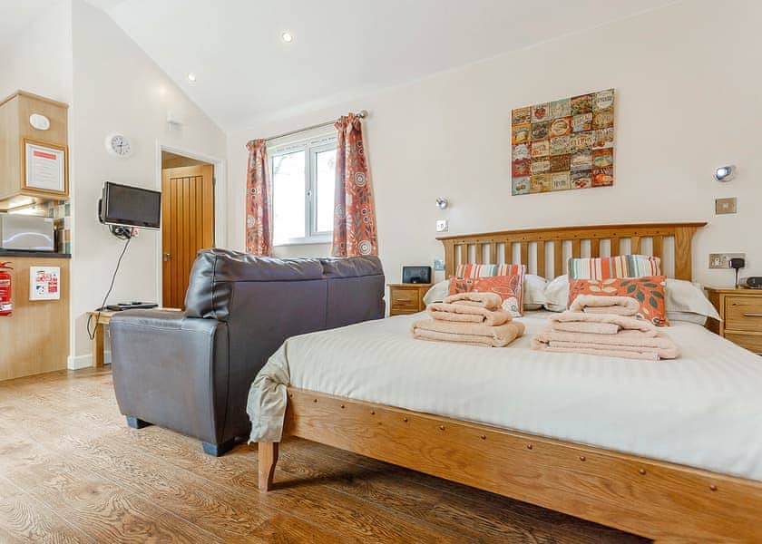 Carne Cabin Premier | Mayflower Caravan, Droskyn Spa (Pet) 1.0 - Leonards CoveL, Stoke Fleming, Da