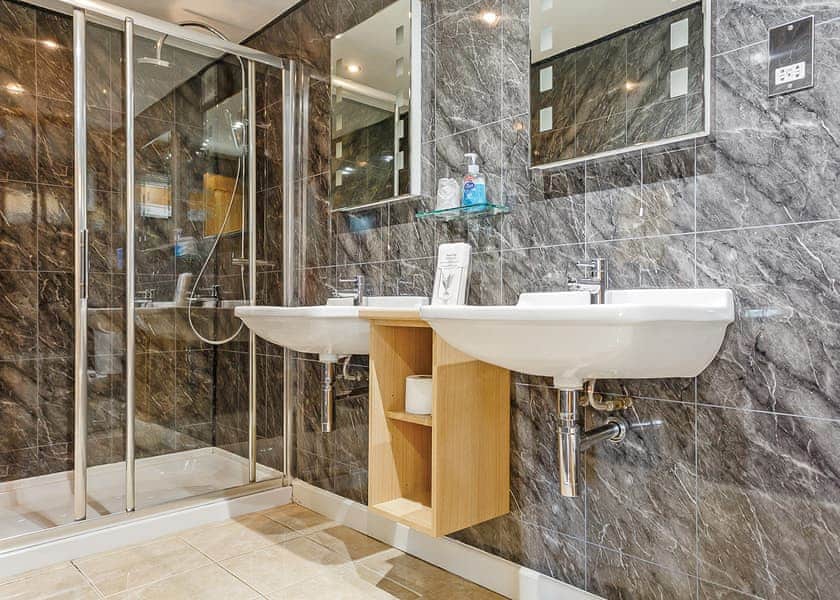 Tremewan Spa (Pet) 1.0 - Leycroft Valley, Perranporth