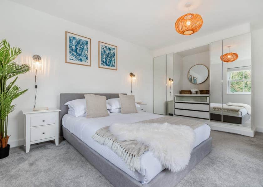 The Farmhouse (Pet) - Leycroft Valley, Perranporth