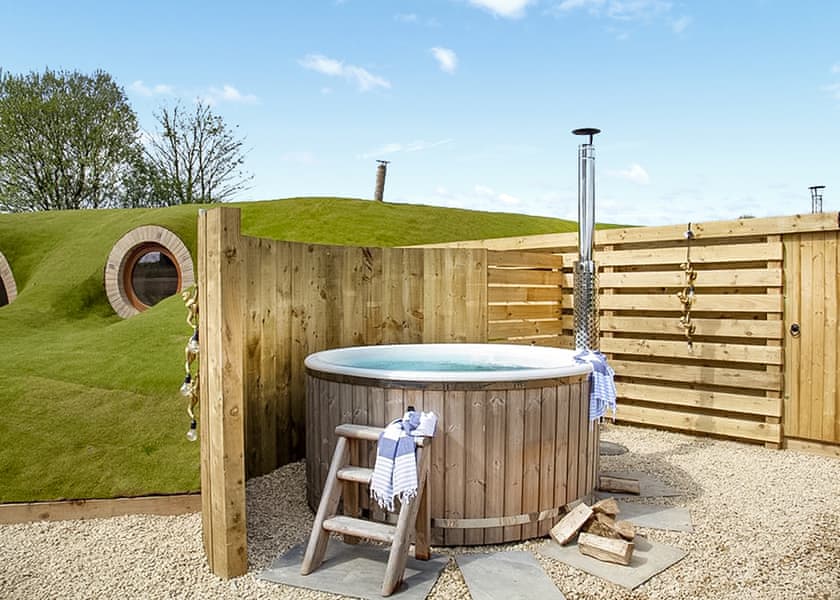 Art’s Hollow - Maesbury Den, Radstock