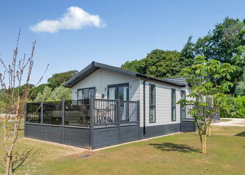 Lowgate Lodge VIP (ref LP23136) in Fleet | Hoseasons