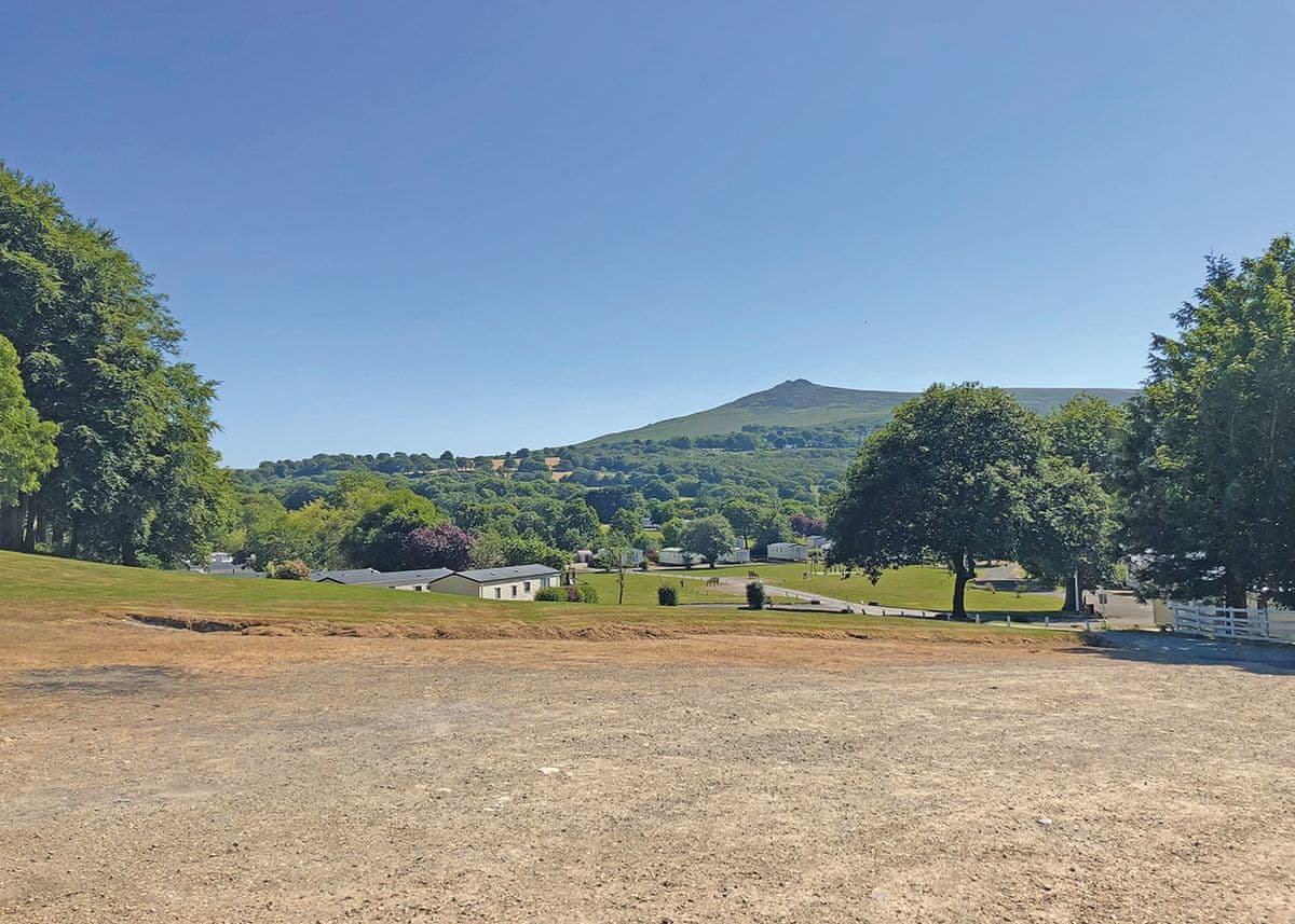 Llwyngwair Manor Holiday Park - Holiday lodge in South Wales - Image 2