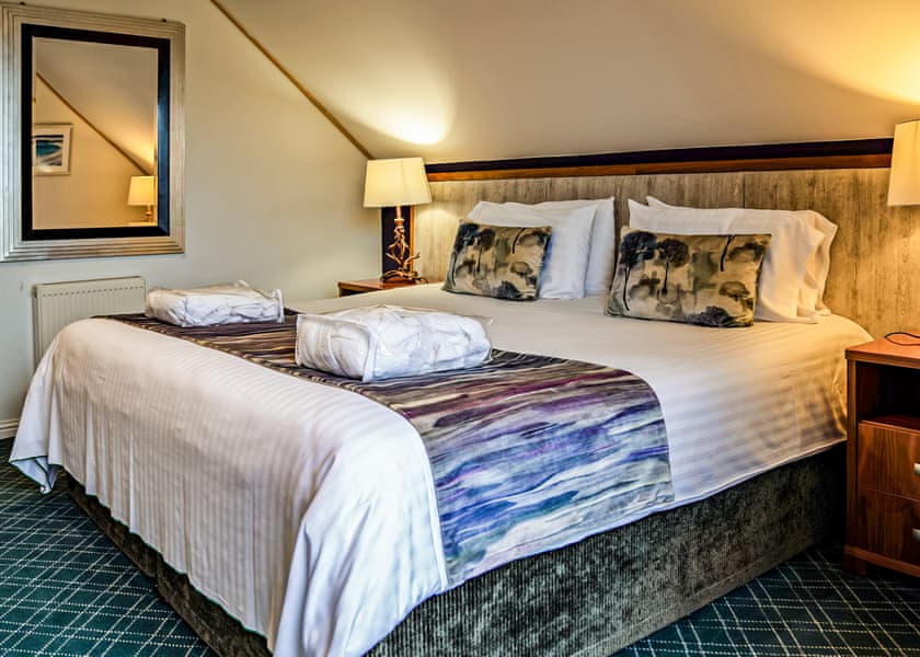 Culzean - Loch Lomond Waterfront Luxury Lodges, Balmaha