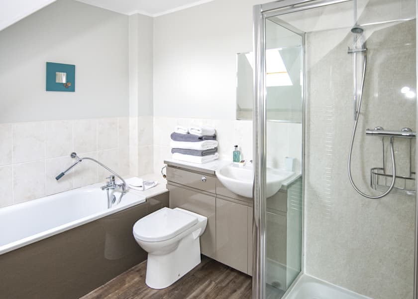 Culzean - Loch Lomond Waterfront Luxury Lodges, Balmaha