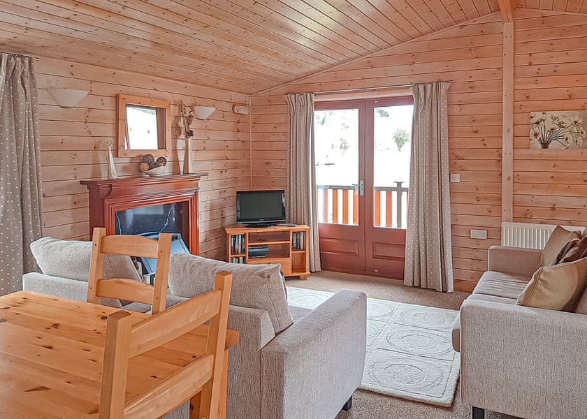 Pine Lodge - Llwyngwair Manor Holiday Park, Newport, Pembrokeshire