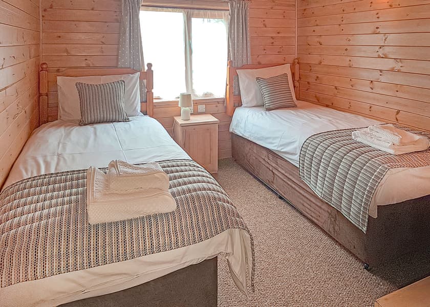 Pine Lodge - Llwyngwair Manor Holiday Park, Newport, Pembrokeshire