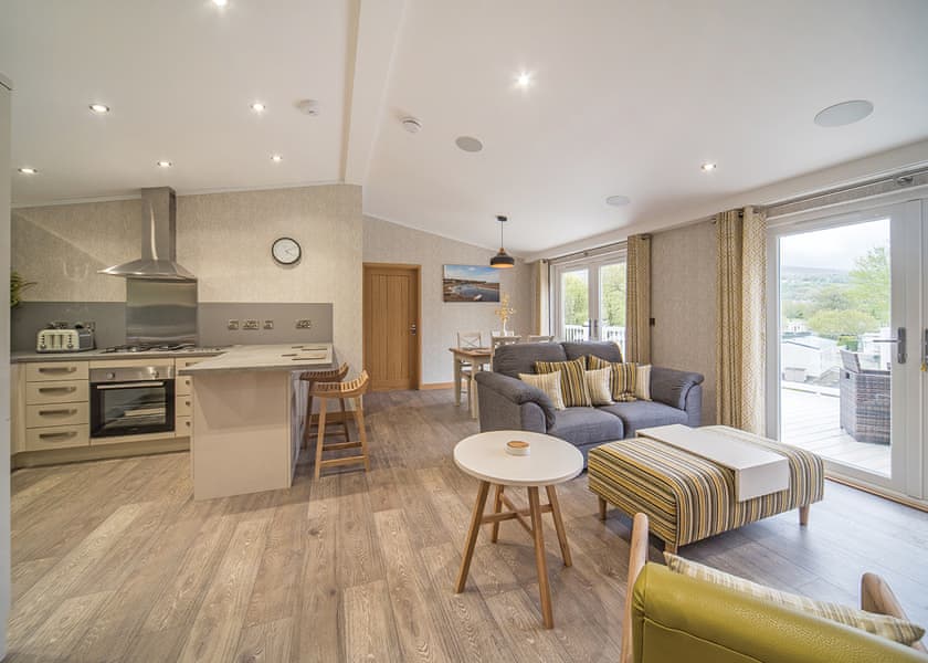 Bridewell Lodge - Llwyngwair Manor Holiday Park, Newport, Pembrokeshire