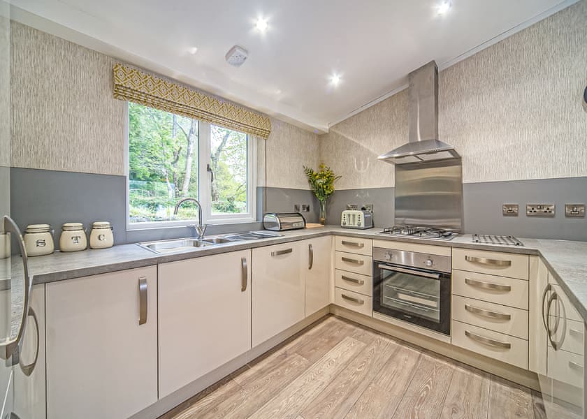 Bridewell Lodge - Llwyngwair Manor Holiday Park, Newport, Pembrokeshire