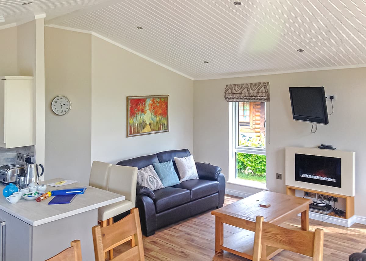 Langmere Lakes Lodges - Holiday lodge in East Anglia - Image 5