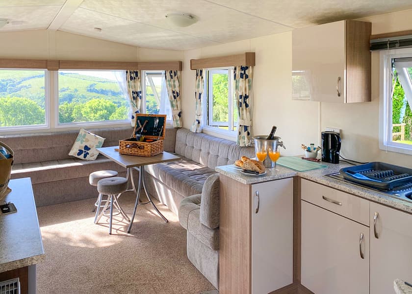 Sea View 2 Bed Hot Tub Holiday Caravan – Blackmoor - Lynmouth Holiday Retreat, Lynton