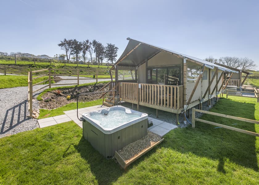 Sea View 2 Bed Hot Tub Safari TentKestrel - Lynmouth Holiday Retreat, Lynton