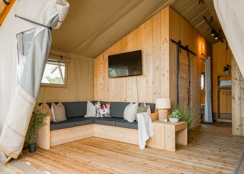 Sea View 2 Bed Hot Tub Safari TentKestrel - Lynmouth Holiday Retreat, Lynton