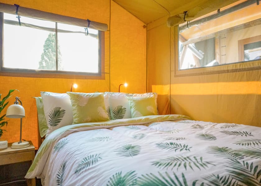 Sea View 2 Bed Hot Tub Safari TentKestrel - Lynmouth Holiday Retreat, Lynton