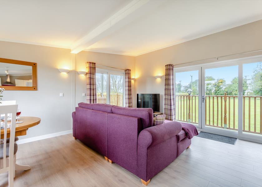 Willow Lodge - Lode Hall Lodges, Three Holes, Nr Downham Market