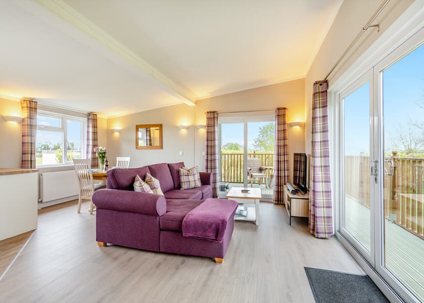 Willow Lodge - Lode Hall Lodges, Three Holes, Nr Downham Market