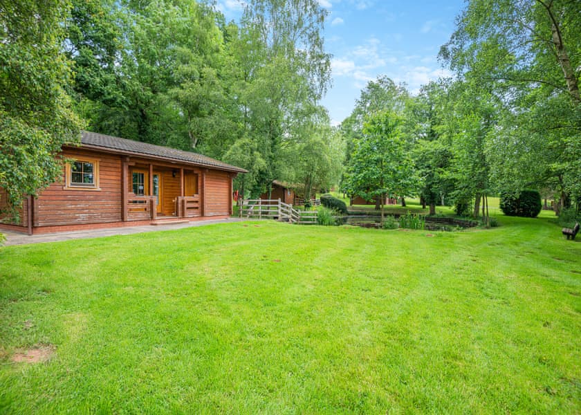 Four Oaks Lodge - Woodside Lodges Country Park, Ledbury