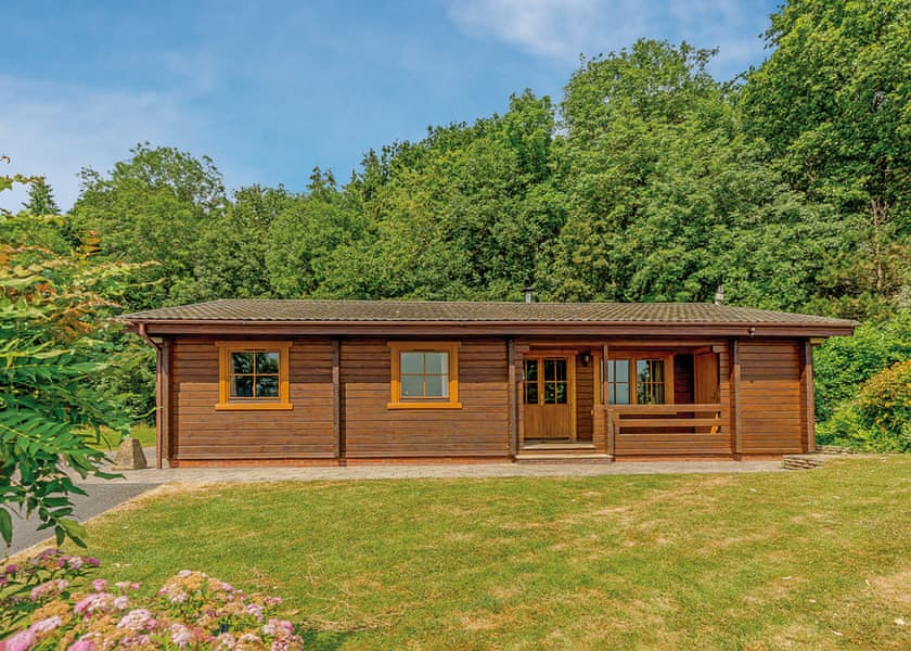 Falcon Wood Lodge - Woodside Lodges Country Park, Ledbury