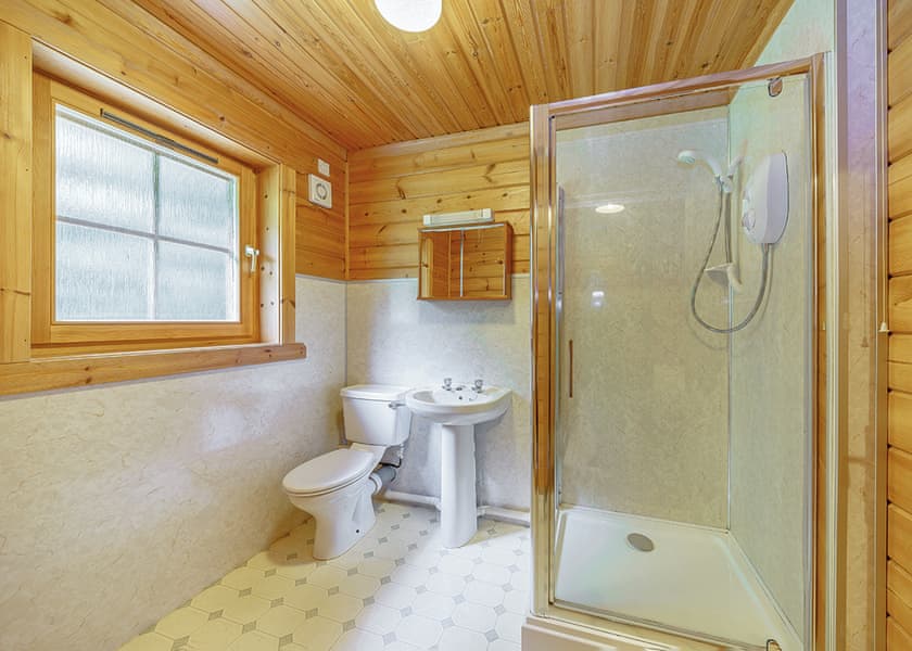 Falcon Wood Lodge - Woodside Lodges Country Park, Ledbury