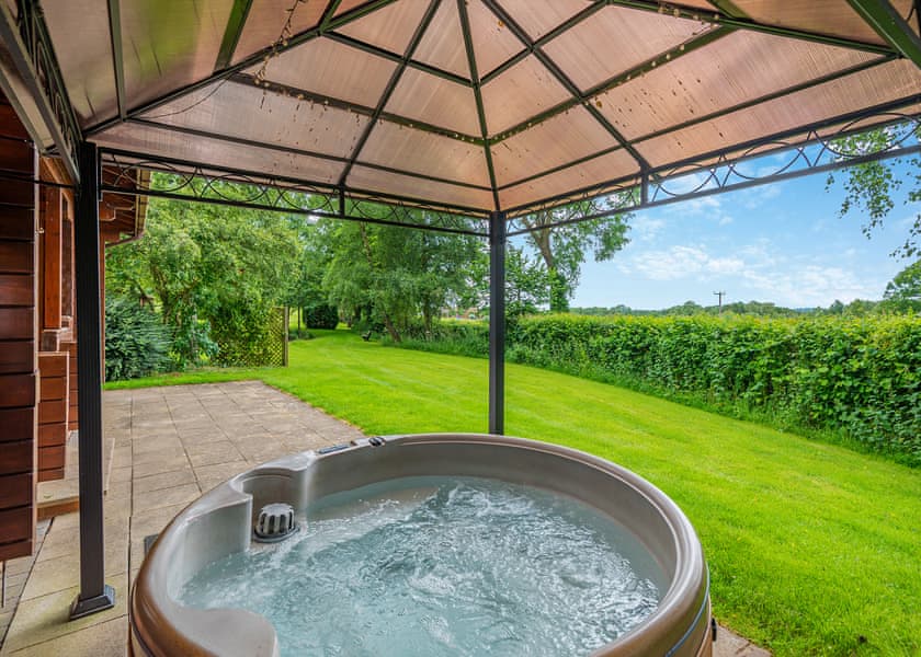 The Lilypad Lodge - Woodside Lodges Country Park, Ledbury