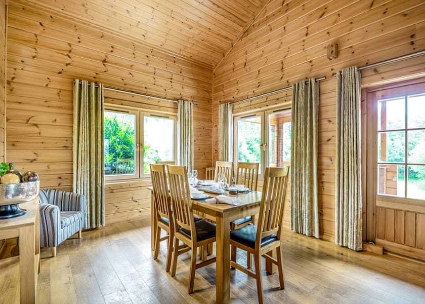 Springpools Retreat - Woodside Lodges Country Park, Ledbury