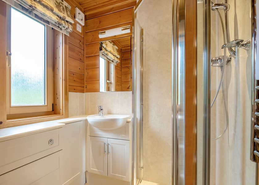 Springpools Retreat - Woodside Lodges Country Park, Ledbury