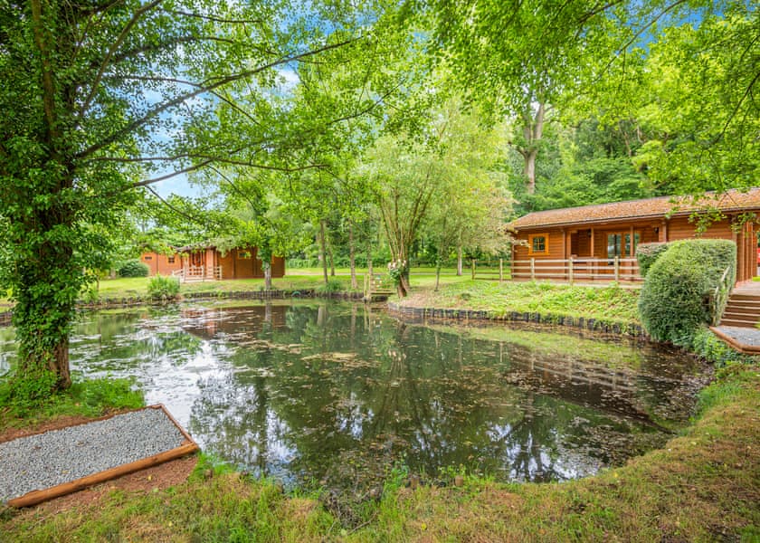 The Waters Edge Lodge - Woodside Lodges Country Park, Ledbury