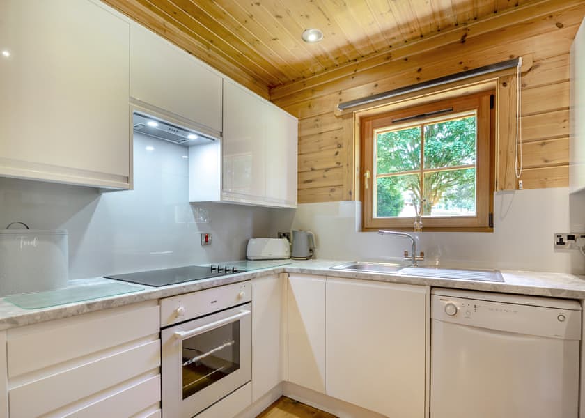 The Waters Edge Lodge - Woodside Lodges Country Park, Ledbury