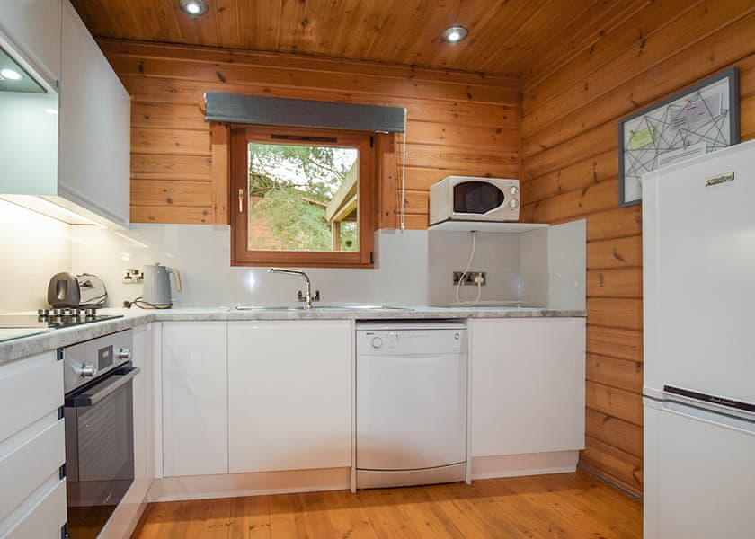 Kites Nest Lodge - Woodside Lodges Country Park, Ledbury