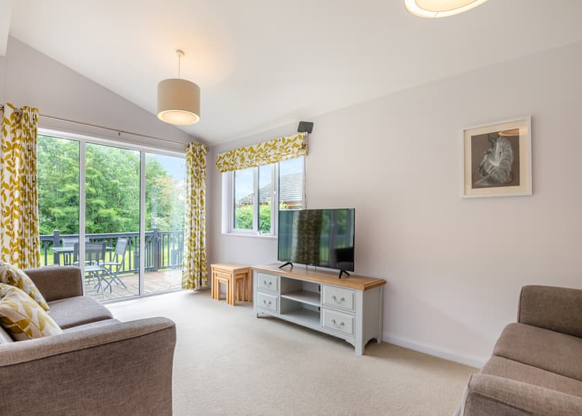 Kingfisher Lodge - Woodside Lodges Country Park, Ledbury