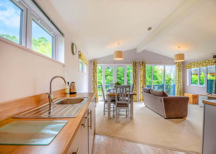 Kingfisher Lodge - Woodside Lodges Country Park, Ledbury