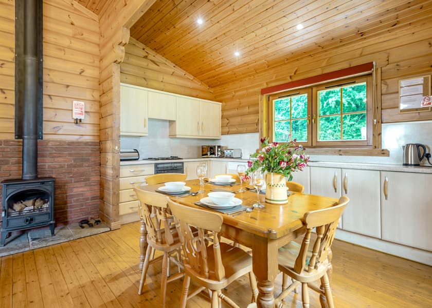 Tangle Wood Lodge VIP - Woodside Lodges Country Park, Ledbury
