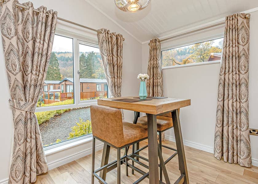 Classic 1 Bed Lodge Hot Tub (Pet) - Loch Lomond Holiday Park, Inveruglas, Argyll