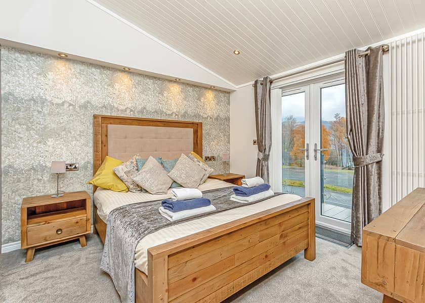 Classic 1 Bed Lodge Hot Tub (Pet) - Loch Lomond Holiday Park, Inveruglas, Argyll