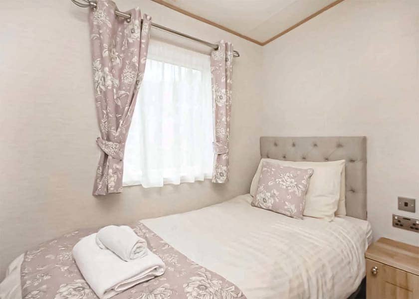 Platinum 3 Bed Caravan (Pet) - Loch Lomond Holiday Park, Inveruglas, Argyll