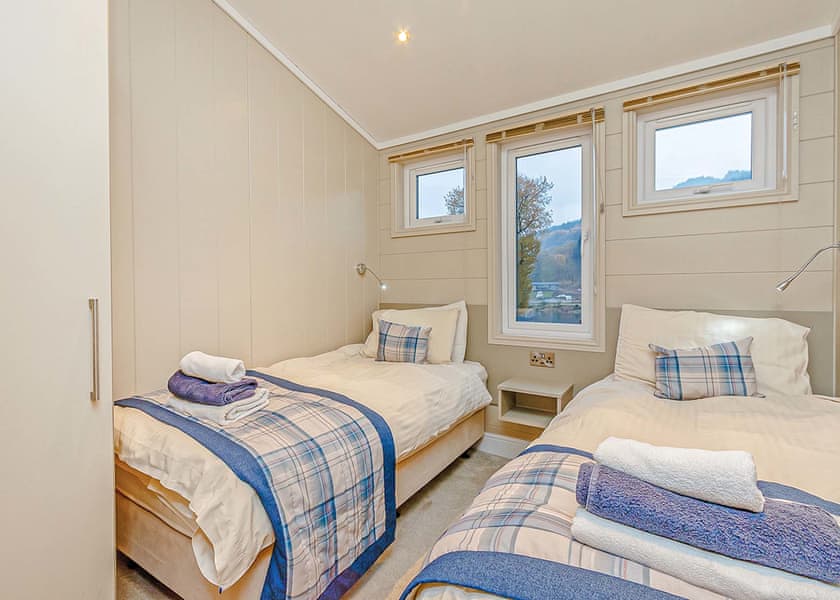 Classic 3 Bed Hot Tub Lodge Pet - Loch Lomond Holiday Park, Inveruglas, Argyll