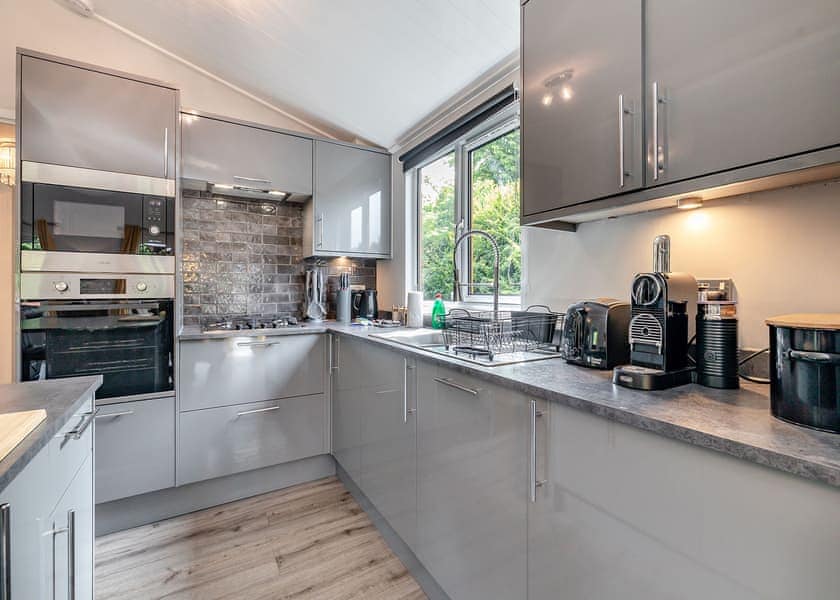 Bakewell Deluxe Lodge Pet - Longnor Wood Holiday Park, Longnor, Nr. Buxton