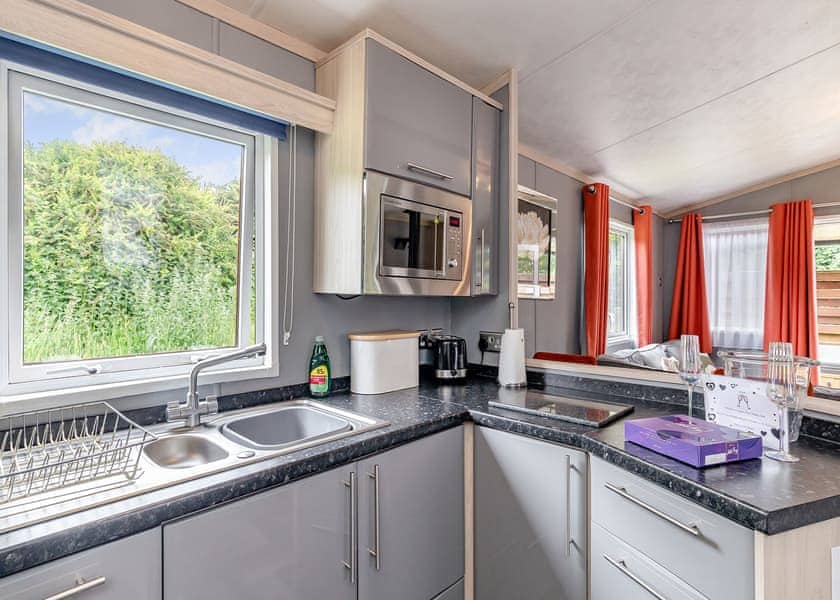 Peak Luxury Lodge Pet - Longnor Wood Holiday Park, Longnor, Nr. Buxton
