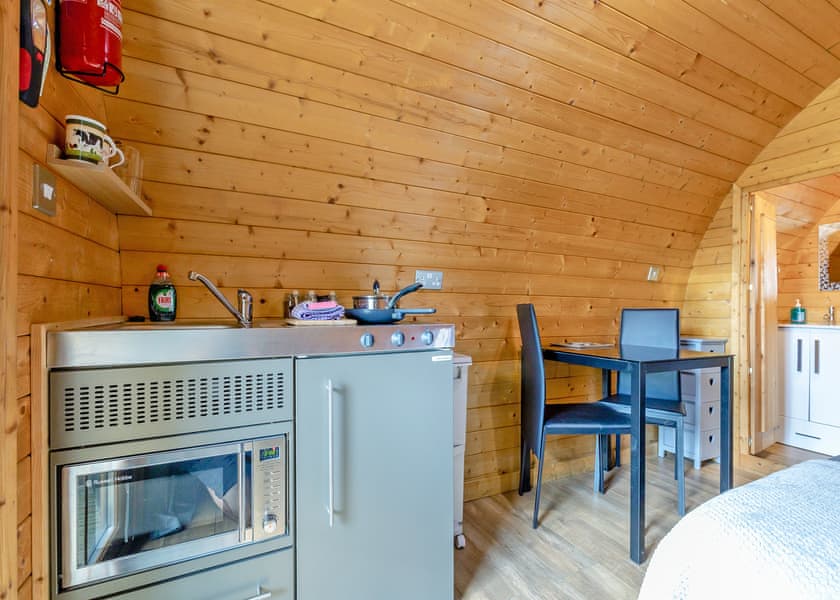 Dove Luxury Glamping Pod - Longnor Wood Holiday Park, Longnor, Nr. Buxton