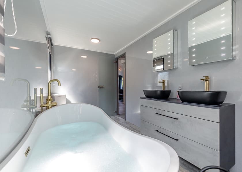 Chatsworth Superior Pet Friendly - Longnor Wood Holiday Park, Longnor, Nr. Buxton