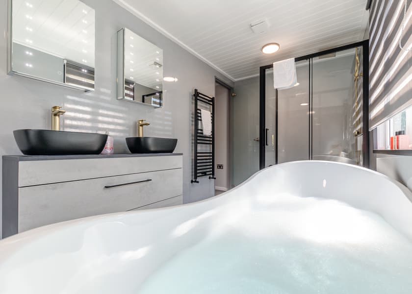 Chatsworth Superior Pet Friendly - Longnor Wood Holiday Park, Longnor, Nr. Buxton